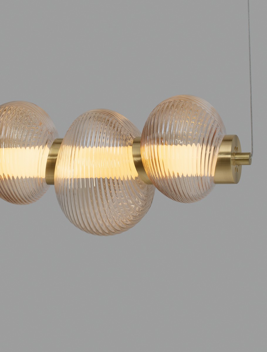 ΚΡΕΜΑΣΤΟ ΦΩΤΙΣΤΙΚΟ  Glossy Light Gold Metal Base Amber Color Glass 3000Κ