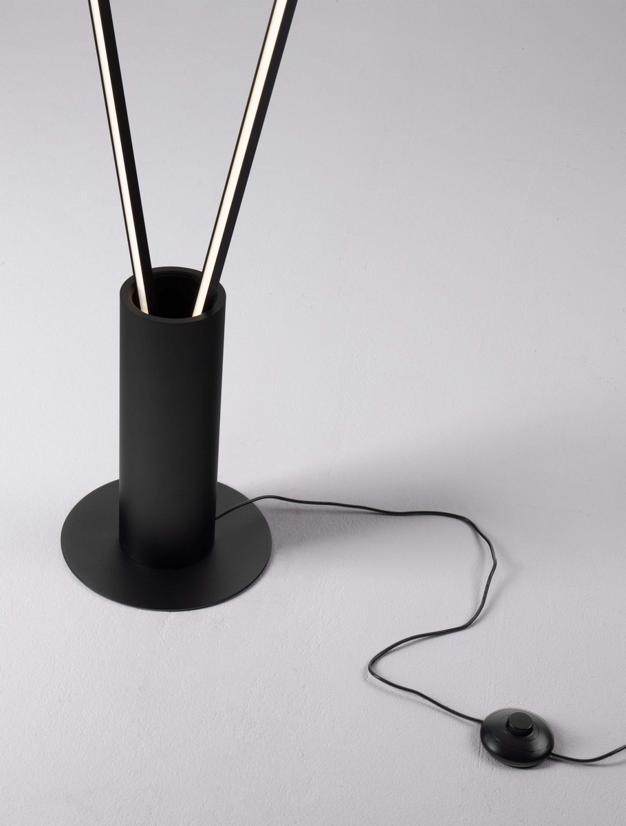 ΦΩΤΙΣΤΙΚΟ ΔΑΠΕΔΟΥ  H:180,7 cm Matt Black Aluminium