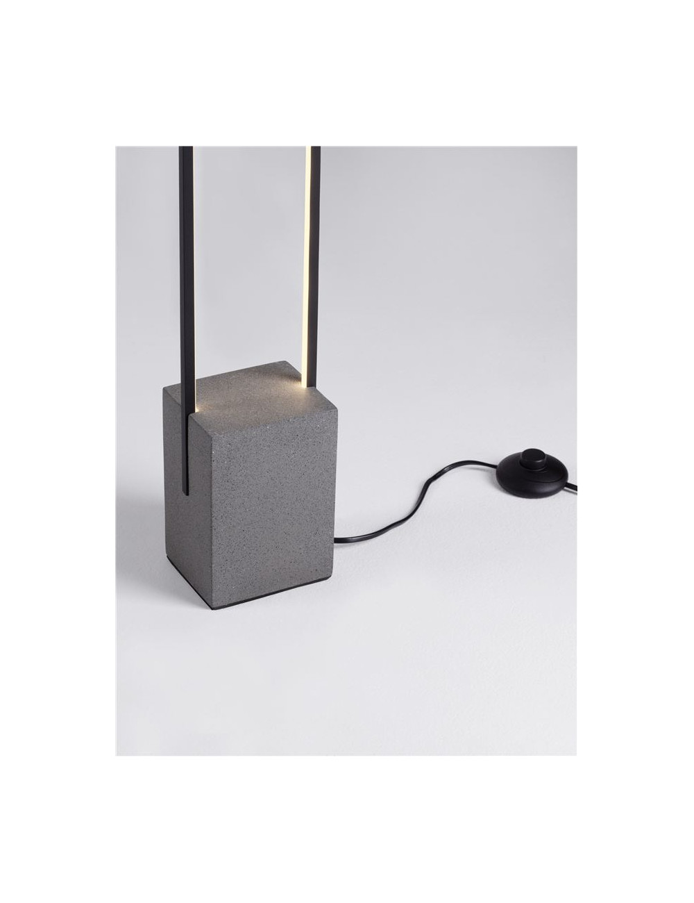 ΦΩΤΙΣΤΙΚΟ ΔΑΠΕΔΟΥ  Black Sandstone Cement & Dark Anthracite Aluminium H:160,5cm