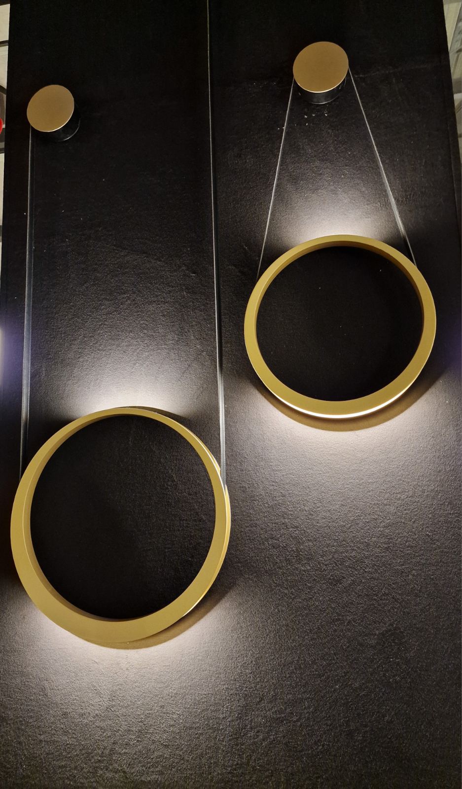 SYMMETRICAL WALL FIXTURE, BRASS Ø50cm NETHERLANDS