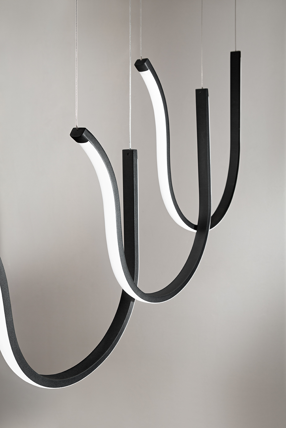 ΚΡΕΜΑΣΤΟ LED 3ΦΩΤΟ U ΣΕ ΡΑΓΑ ΜΑΥΡΟ 110cm MADE IN ITALY