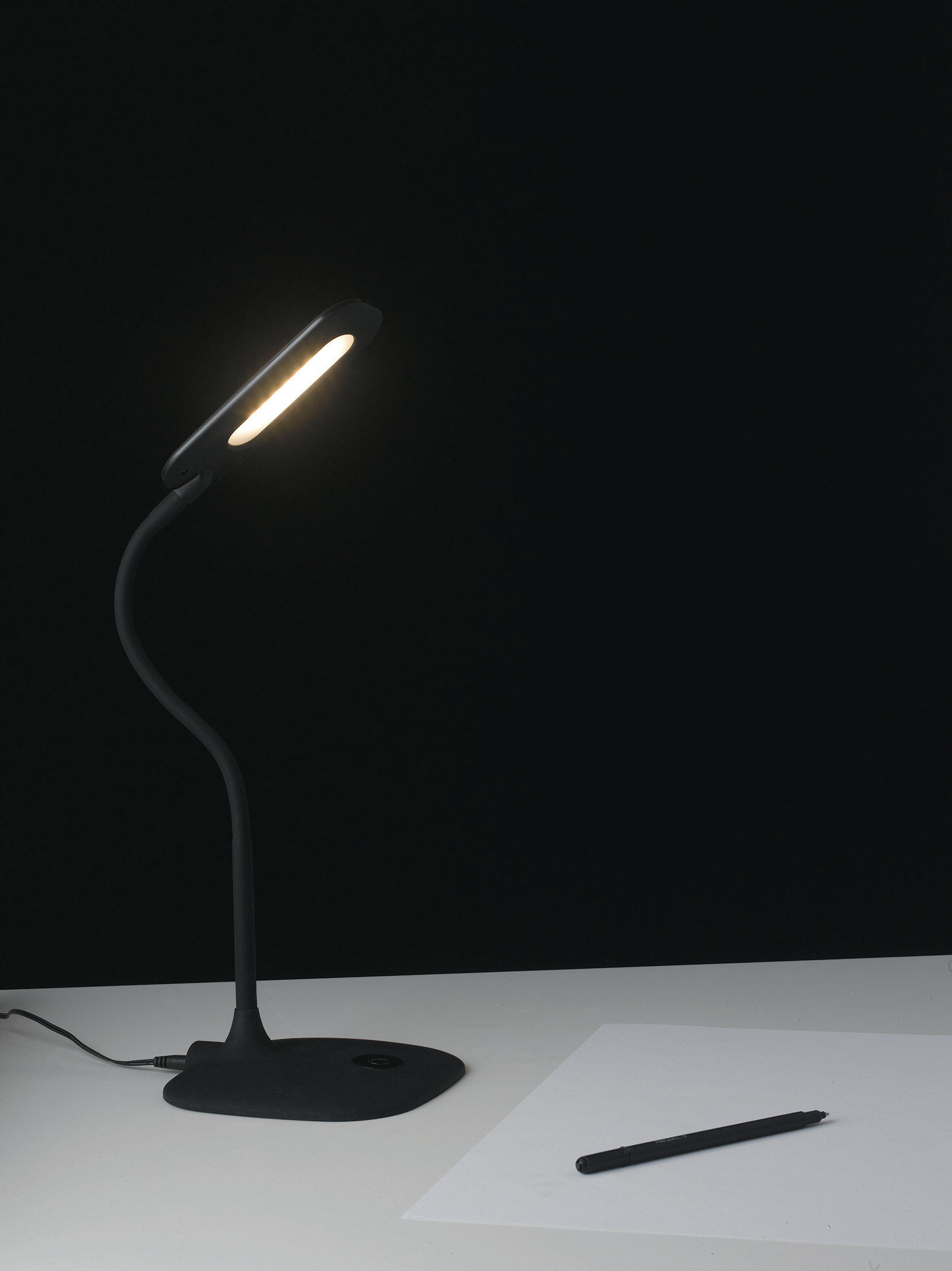 LAMPADA DA LETTURA LED DARWIN NERA 4,8W 450LM 4000K DIMMERABILE 16X16X53,5CM