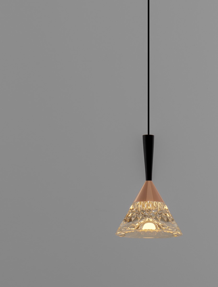 ΚΡΕΜΑΣΤΟ ΜΟΝΟΦΩΤΟ LED Matt Black Gold Metal & Acrylic